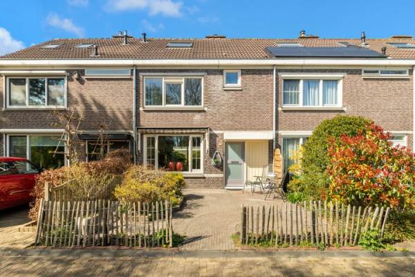 Woning Prof ten Doesschatestraat 123 Heemskerk