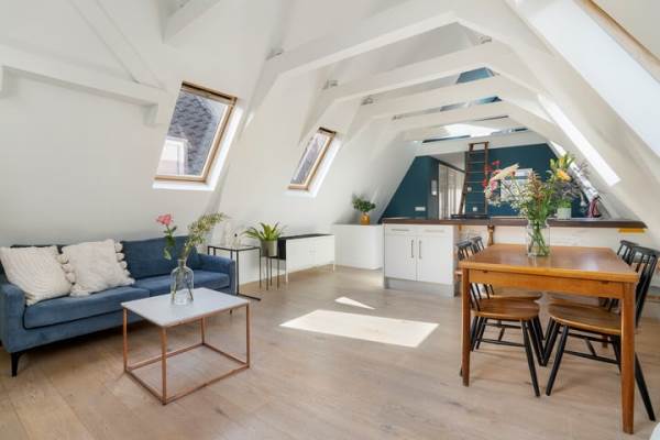 Woning Oudezijds Achterburgwal 152E Amsterdam