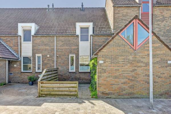 Woning Paardebloem 133 Zwaag