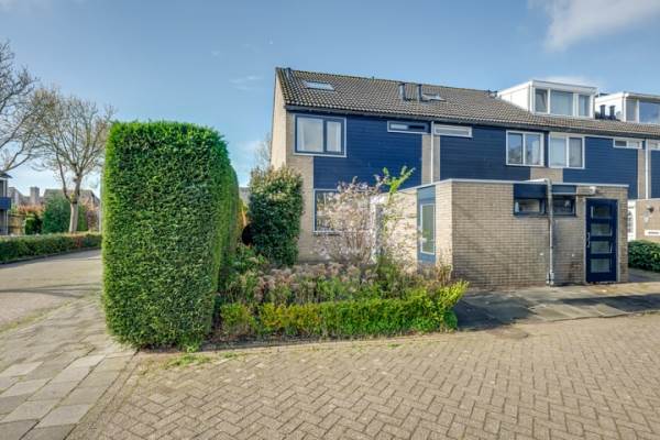 Woning Ds. Schoutenlaan 11 Willemstad