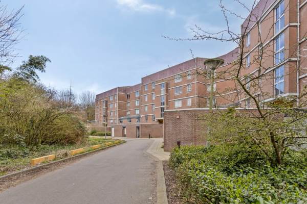 Woning Leusdenhof 374 Amsterdam