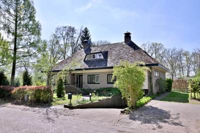 Woning van der Borch van Verwoldeweg 1 Almen