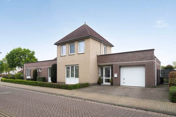 Woning Van Schaesbergstraat 1 Horst