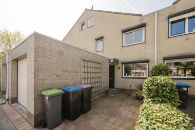 Woning Suze Robertsonstraat 18 Spijkenisse
