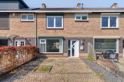 Woning Elzenlaan 18 Klaaswaal