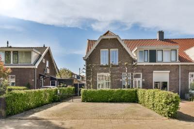 Woning Burgemeester van Esstraat 131 Pernis Rotterdam