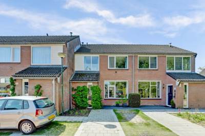 Woning Mr. Simon Buijsstraat 38 Geertruidenberg
