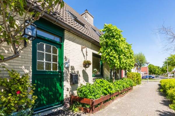 Woning Sarsvenstraat 4 Almere