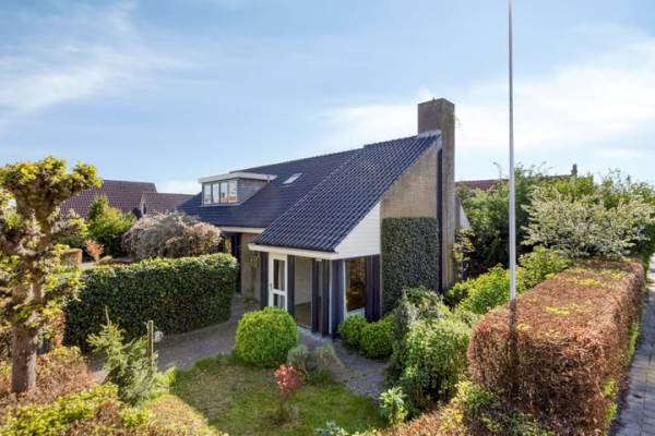 Woning Hofstraat 2 St.-Jacobiparochie