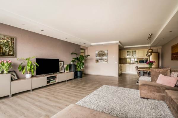 Woning C. van Eesterenlaan 328 Amsterdam
