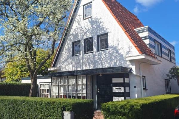 Woning Burg. Canterslaan 12 Oisterwijk
