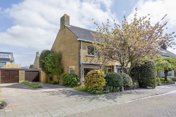 Woning van der Ploegstraat 84 Heemskerk