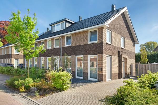 Woning De Waag 9 Veeningen