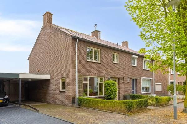 Woning Van Baerlestraat 8 Bergen (LI)