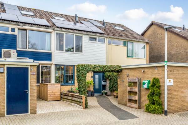 Woning Theo van Doesburgplantsoen 24 Meppel