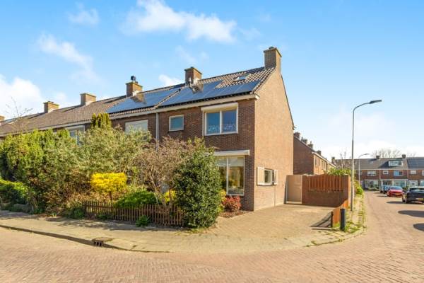 Woning Willem van Velsenstraat 11 Heemskerk