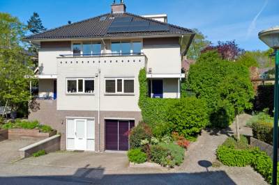 Woning Roos van Dekamahof 8 Baarn