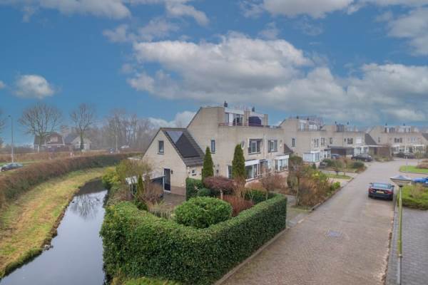 Woning Waardenburg 109 Hillegom