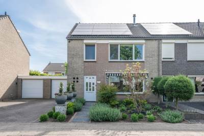 Woning ten Borchwardlaan 82 Heeze