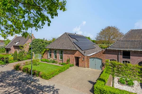 Woning Zandeind 26 Riel