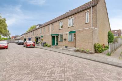 Woning Van Houtenstraat 15 Spijkenisse