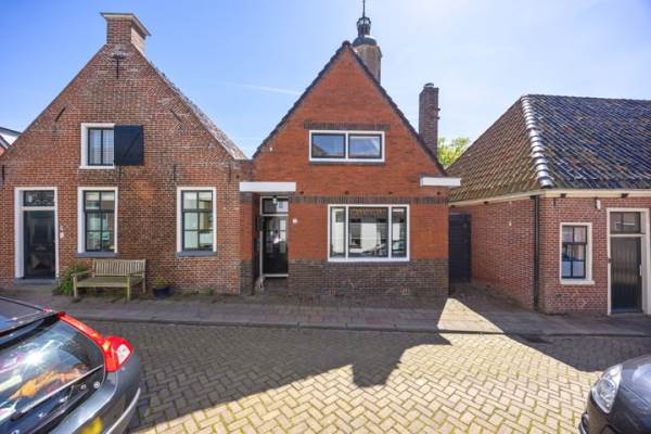 Woning Hoogstraat 7 Eenrum