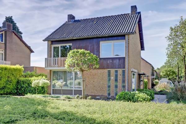 Woning John F. Kennedysingel 26 Melick