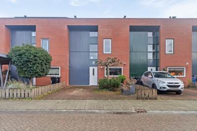 Woning Henry Moorestraat 8 Almere