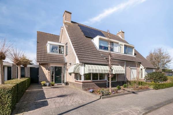 Woning Buitenlanden 13 Heinenoord