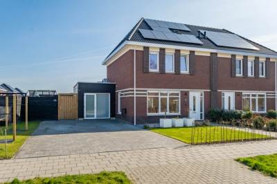 Woning Harinxma van Donialeane 16 Stiens