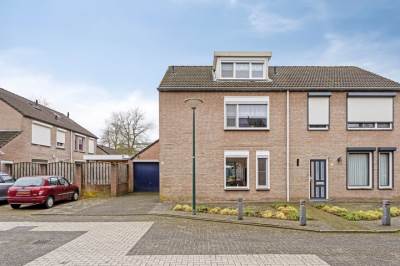 Woning De Leeuwebek 18 Budel