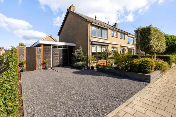 Woning Jhr Mr A F de Savornin Lohmanstraat 43 Zuidland