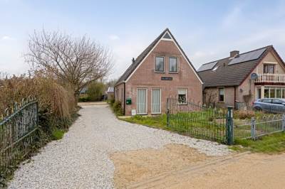 Woning Waalbandijk 24 Neerijnen