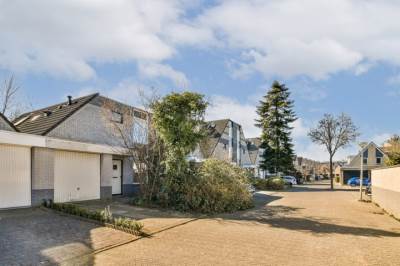 Woning Bakema-erf 63 Dordrecht