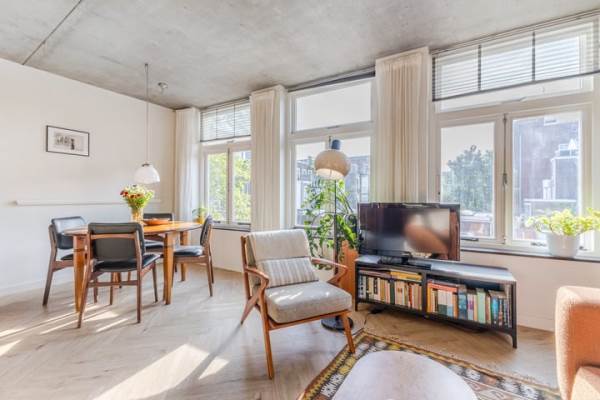 Woning Eerste Anjeliersdwarsstraat 12B Amsterdam