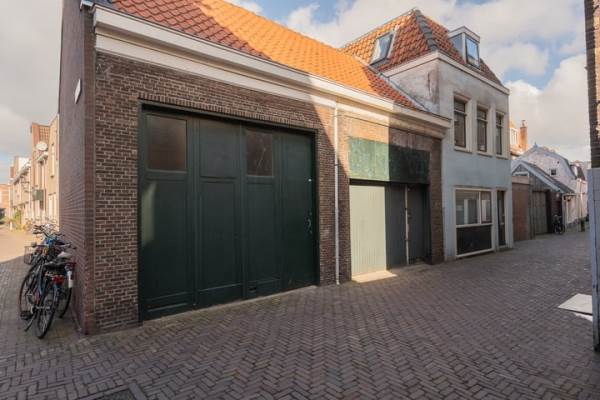 Garage Van der Werfstraat 4 Leiden
