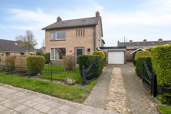 Woning Ds A.C. van Raalteweg 52 Wanneperveen