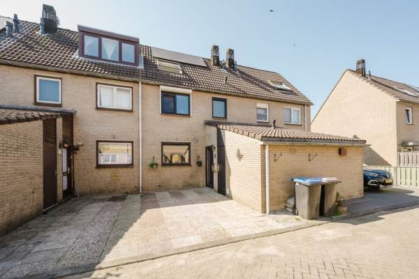 Woning Vuursteenkreek 52 Spijkenisse