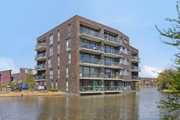 Woning Waterlelie 152 Roelofarendsveen