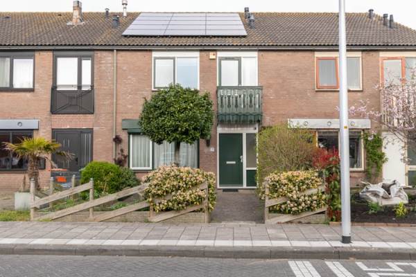 Woning van Alcmaerlaan 21 Hoogmade
