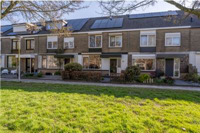 Woning Ooievaarstraat 28 Strijen