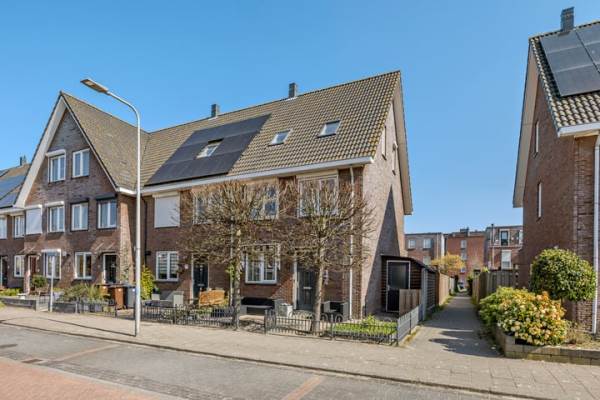 Woning Oosthoekweide 14 Hellevoetsluis
