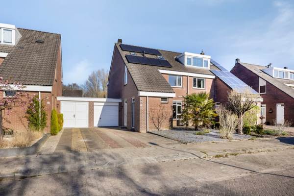 Woning Vrijheidsplaat 8 Emmeloord