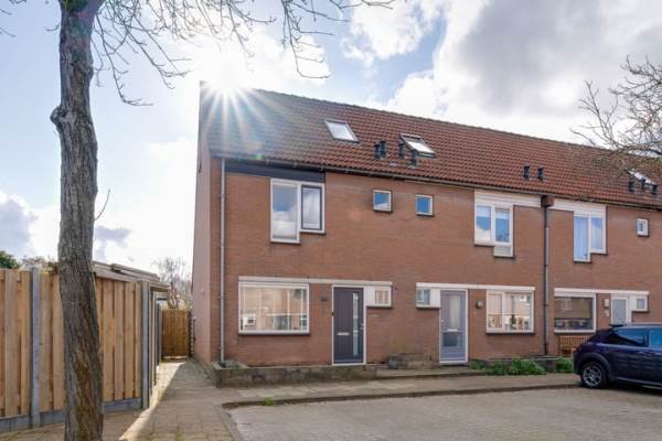 Woning Dovenetelstraat 1 Purmerend