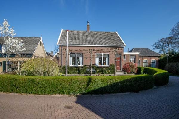 Woning Burgemeester van der Willigenstraat 6 Lekkerkerk