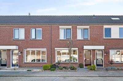 Woning Saturnuslaan 64 Oude-Tonge