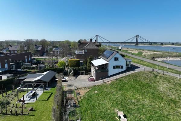 Woning Waalbandijk 77 Beneden-Leeuwen