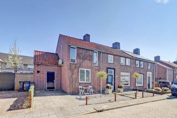 Woning Pastoor van Akenstraat 8 Vlijmen
