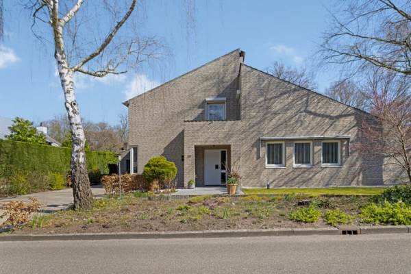 Woning Van Houtenstraat 39 Bergen op Zoom