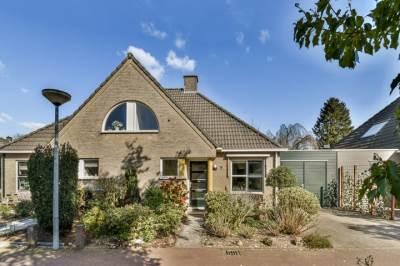 Woning Dr. Willem Dreeslaan 9 Huizen